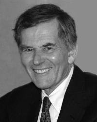 Headshot of Thomas Pickering